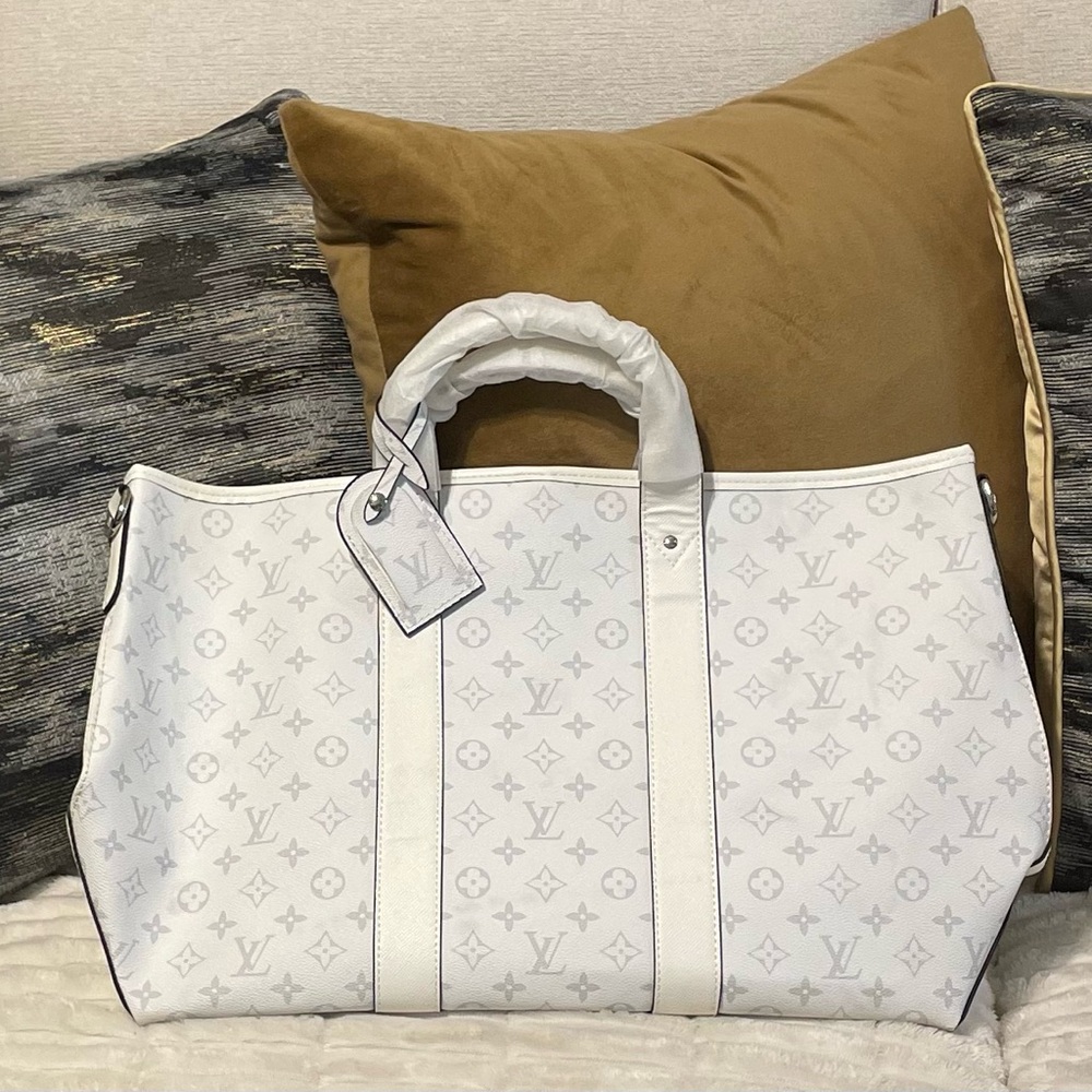 Stylish White and Gray Tote/Travel Bag with Black Shoulder Strap